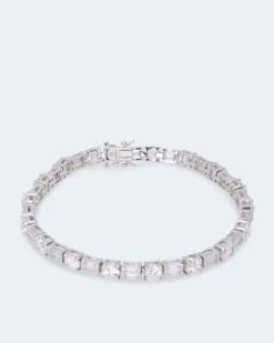 Armband Mit Zirkonia -Heim- Und Modegeschäft 59586998 0d91ba1f d1db 11ec 8f3c 5a72d431453d pics640