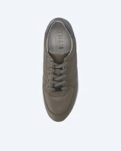 Sneaker Aus Leder Mit Ziernähten -Heim- Und Modegeschäft 59610809 674bfd15 fb70 11ec 8f3c 5a72d431453d pics640