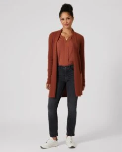 Jeans Mit Metallplättchen-Logo -Heim- Und Modegeschäft 59615452 7a1d5bcb fe93 11ec 8f3c 5a72d431453d pics640