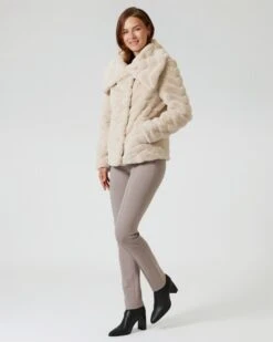 Jacke Aus Webpelz -Heim- Und Modegeschäft 59621719 aee10347 0667 11ed 8f3c 5a72d431453d pics640