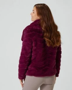 Jacke Aus Webpelz -Heim- Und Modegeschäft 59621765 ae3b34fd 0667 11ed 8f3c 5a72d431453d pics640