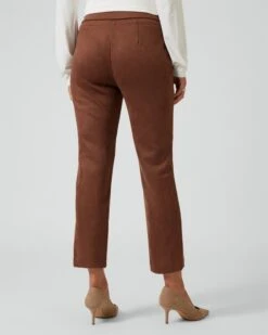 Hose Aus Velourslederimitat 17 Hose Aus Velourslederimitat -Heim- Und Modegeschäft 59622646 52a8c6e6 0742 11ed 8f3c 5a72d431453d pics640