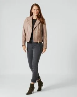 Lederjacke "Bikerstyle" 10 Lederjacke "Bikerstyle" -Heim- Und Modegeschäft 59632771 b8c5a34b 0d88 11ed 8e46 5a72d431453d pics640