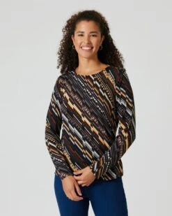 Shirt Im Schrägstreifen-Design 14 Shirt Im Schrägstreifen-Design -Heim- Und Modegeschäft 59637831 6e6df632 124a 11ed 9039 5a72d431453d pics640