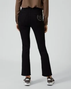 Jeans Mit Metallplättchen-Logo -Heim- Und Modegeschäft 59655876 ec807e57 29c0 11ed 9039 5a72d431453d pics640