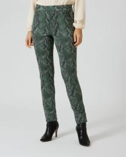 Schlupfhose Mit Allover-Snake-Druck 11 Schlupfhose Mit Allover-Snake-Druck -Heim- Und Modegeschäft 59679238 16542091 4878 11ed 9039 5a72d431453d pics640