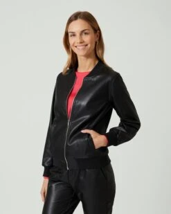 Jacke Aus Lederimitat -Heim- Und Modegeschäft 59692432 44607e58 5b56 11ed 9039 5a72d431453d pics640