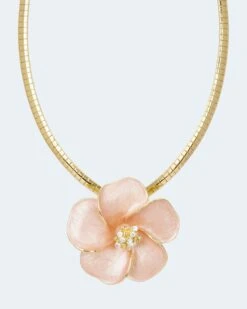 Blütenanhänger Mit Omegareif -Heim- Und Modegeschäft 59720854 d23b0946 7d4a 11ed a353 5a72d431453d pics640