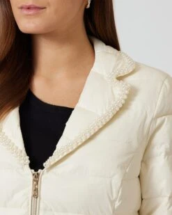 Steppjacke Mit Perlenbesatz -Heim- Und Modegeschäft 59722251 27464f04 8047 11ed a353 5a72d431453d pics640