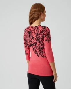 Classic Pullover "Ornament"