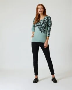 Classic Pullover "Ornament" -Heim- Und Modegeschäft 59776287 3e7a1553 c709 11ed 9083 5a72d431453d pics640