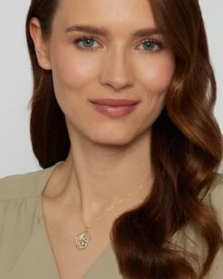 Anhänger Mit Zirkonia Und Kette