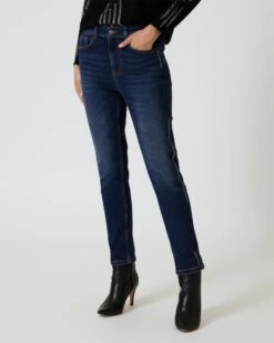 Jeans Mit Strassdetails -Heim- Und Modegeschäft 59821343 5d8f6b40 0048 11ee 9169 5a72d431453d pics640