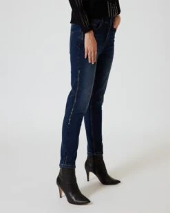 Jeans Mit Strassdetails -Heim- Und Modegeschäft 59821352 626b7e10 0048 11ee 9169 5a72d431453d pics640