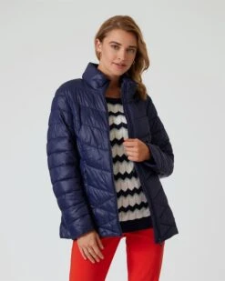 Steppjacke Light -Heim- Und Modegeschäft 59823005 4501b349 036c 11ee 9169 5a72d431453d pics640