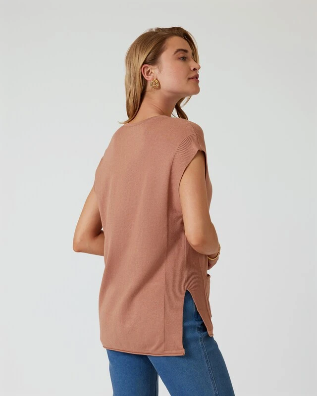 Pullunder Mit V-Ausschnitt 4 Pullunder Mit V-Ausschnitt – Bild 2