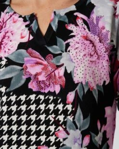 Classic Pullover "Hahnentritt-Blumen" 8 Classic Pullover "Hahnentritt-Blumen" -Heim- Und Modegeschäft 59824147 b362749b 044a 11ee 9169 5a72d431453d pics640