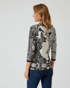 Pullover "Blumenrausch" -Heim- Und Modegeschäft 59824177 d2e42d5f 044a 11ee 9169 5a72d431453d pics640