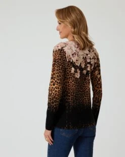 Classic Pullover "Leo-Blüten-Print"