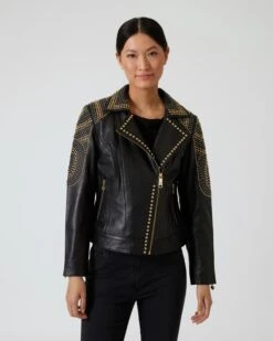 Lederjacke Mit Nieten -Heim- Und Modegeschäft 59826291 e9eb9635 06a9 11ee 9169 5a72d431453d pics640