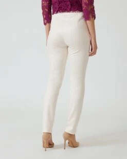 Schlupfhose Aus Velourslederimitat 19 Schlupfhose Aus Velourslederimitat -Heim- Und Modegeschäft 59826949 848e4f11 08ef 11ee 9169 5a72d431453d pics640