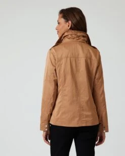 Jacke Im Unidesign -Heim- Und Modegeschäft 59828168 40ff1291 0a80 11ee 9169 5a72d431453d pics640