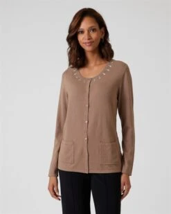 Strickjacke Mit Ausschnitt-Deko -Heim- Und Modegeschäft 59828182 47cc7273 0a80 11ee 9169 5a72d431453d pics640