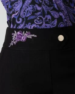 Hose Mit Stickerei Am Bund 10 Hose Mit Stickerei Am Bund -Heim- Und Modegeschäft 59828193 4d1f66fd 0a80 11ee 9169 5a72d431453d pics640