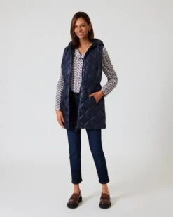 Steppweste Mit Kapuze 14 Steppweste Mit Kapuze -Heim- Und Modegeschäft 59829433 7eb6a431 0c21 11ee 9169 5a72d431453d pics640