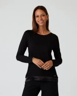 Shirt Mit Satineinsatz -Heim- Und Modegeschäft 59829456 9006a5da 0c21 11ee 9169 5a72d431453d pics640