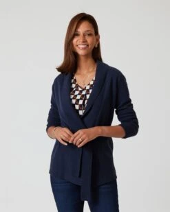 Strickjacke Mit Gürtel -Heim- Und Modegeschäft 59829528 d2c3e3f4 0c21 11ee 9169 5a72d431453d pics640