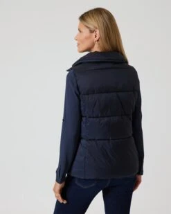 Steppweste 25 Steppweste -Heim- Und Modegeschäft 59832163 2439d5d5 0e76 11ee 9169 5a72d431453d pics640