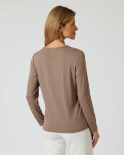 Shirt Mit V-Ausschnitt 17 Shirt Mit V-Ausschnitt -Heim- Und Modegeschäft 59832964 73f44d56 11bb 11ee 9169 5a72d431453d pics640