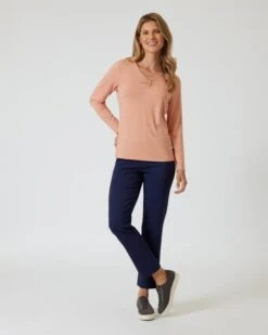 Shirt Mit V-Ausschnitt 21 Shirt Mit V-Ausschnitt -Heim- Und Modegeschäft 59832973 79d4caab 11bb 11ee 9169 5a72d431453d pics640