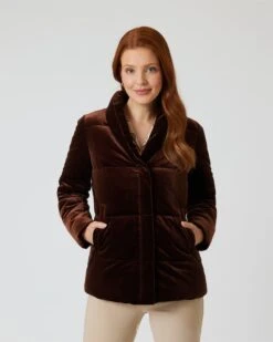 Samtsteppjacke -Heim- Und Modegeschäft 59835908 7f211caa 1583 11ee 9169 5a72d431453d pics640