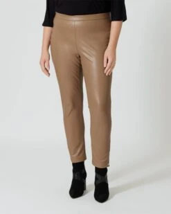 Schlupfhose Aus Lederimitat -Heim- Und Modegeschäft 59839482 30c5e401 1a3c 11ee 8f6f 5a72d431453d pics640