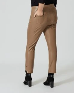 Schlupfhose Aus Lederimitat -Heim- Und Modegeschäft 59839489 3422a5f5 1a3c 11ee 8f6f 5a72d431453d pics640