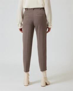 Hose In 7/8-Länge 13 Hose In 7/8-Länge -Heim- Und Modegeschäft 59844540 28cc34bd 2096 11ee 8f6f 5a72d431453d pics640