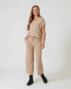 Set Aus Stricktop Und Hose -Heim- Und Modegeschäft 59844568 35dbc979 2096 11ee 8f6f 5a72d431453d pics640