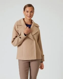 Jacke Mit Wolle -Heim- Und Modegeschäft 59845701 ef72c11e 2152 11ee 8f6f 5a72d431453d pics640