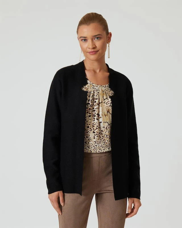 Strickjacke Im Uni-Look 4 Strickjacke Im Uni-Look – Bild 2