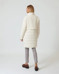 Steppmantel Mit Kapuze -Heim- Und Modegeschäft 59857486 0ab7c0a0 2ac0 11ee 8f6f 5a72d431453d pics640