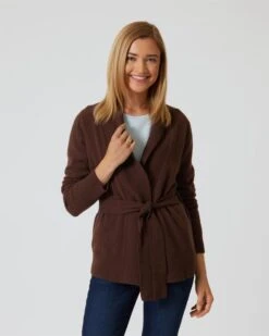 Strickjacke Mit Gürtel -Heim- Und Modegeschäft 59857559 2f819402 2ac0 11ee 8f6f 5a72d431453d pics640