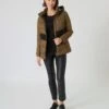 Steppjacke Mit Trageriemen -Heim- Und Modegeschäft 59858712 6723f75c 2b9a 11ee 8f6f 5a72d431453d pics640