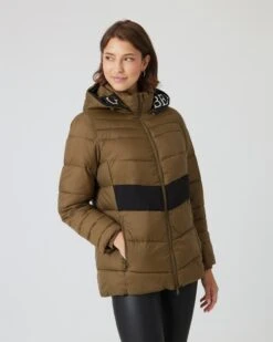 Steppjacke Mit Trageriemen 17 Steppjacke Mit Trageriemen -Heim- Und Modegeschäft 59858720 6b34f276 2b9a 11ee 8f6f 5a72d431453d pics640