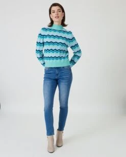 Pullover Mit Zick-Zack-Muster 14 Pullover Mit Zick-Zack-Muster -Heim- Und Modegeschäft 59861762 d63a114b 2c58 11ee 8f6f 5a72d431453d pics640