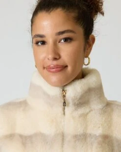 Webpelzjacke -Heim- Und Modegeschäft 59862873 22064e43 2d23 11ee 8f6f 5a72d431453d pics640