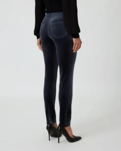 Samt-Jeggings -Heim- Und Modegeschäft 59864845 41dd20e2 2f7d 11ee 8f6f 5a72d431453d pics640