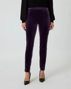 Samt-Jeggings -Heim- Und Modegeschäft 59864854 46f9e5b1 2f7d 11ee 8f6f 5a72d431453d pics640