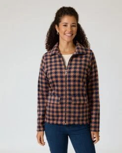 Fleece-Cardigan Im Karo-Design 11 Fleece-Cardigan Im Karo-Design -Heim- Und Modegeschäft 59865807 c84e39c0 3051 11ee 8f6f 5a72d431453d pics640